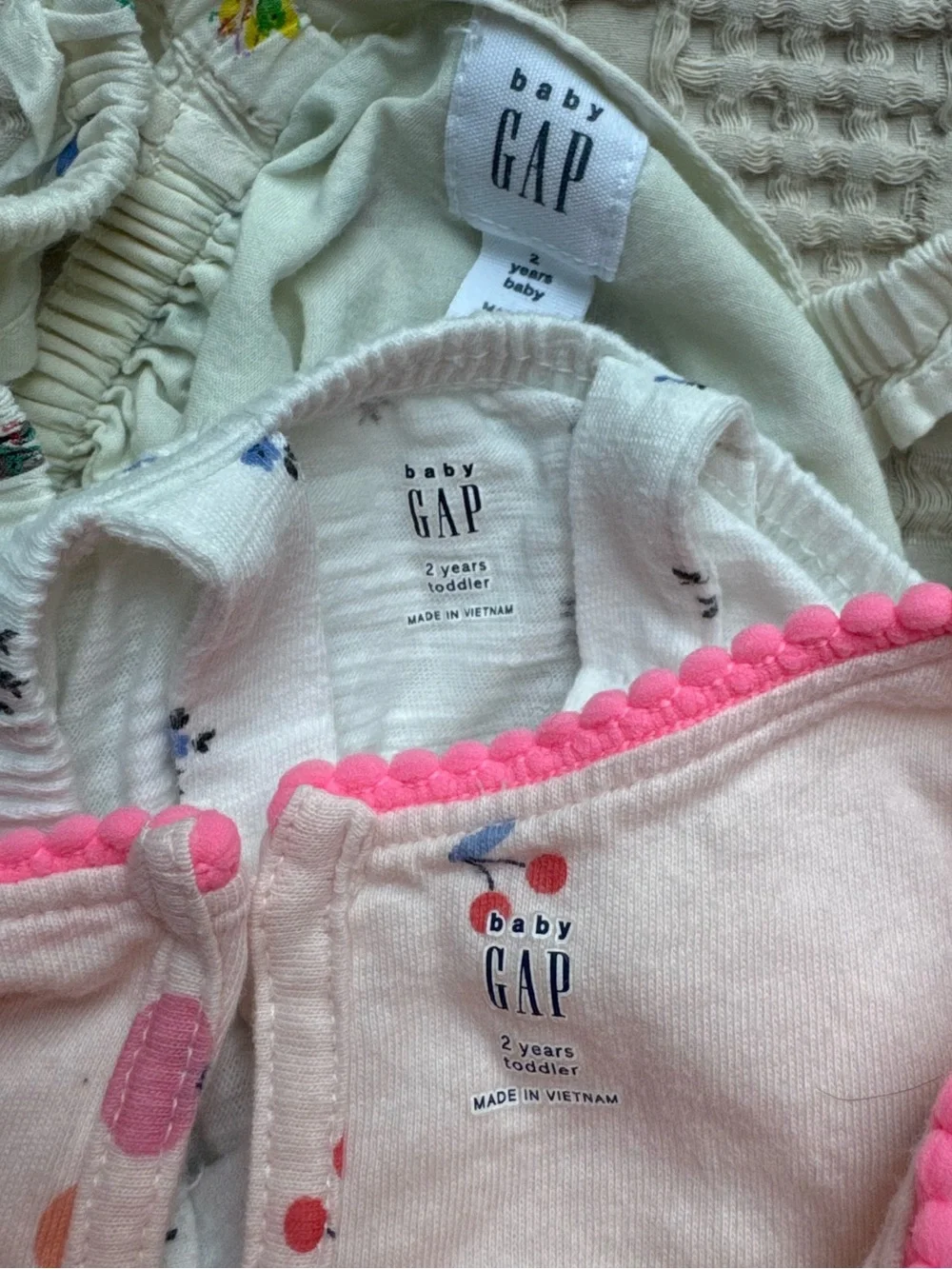 GAP Bundle of Summer Tops — White, Cream, Light Pink